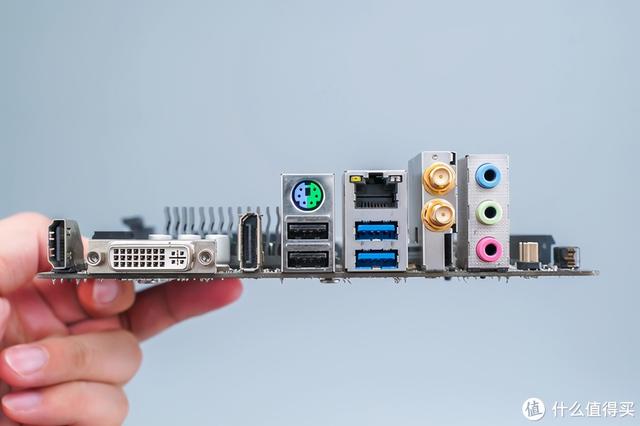 �ְ��ֽ�����װһ̨Ư����ITX������I3-9100T�������