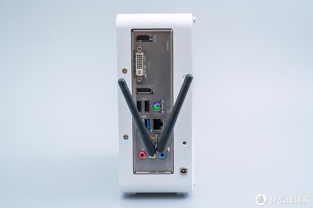 �ְ��ֽ�����װһ̨Ư����ITX������I3-9100T�������